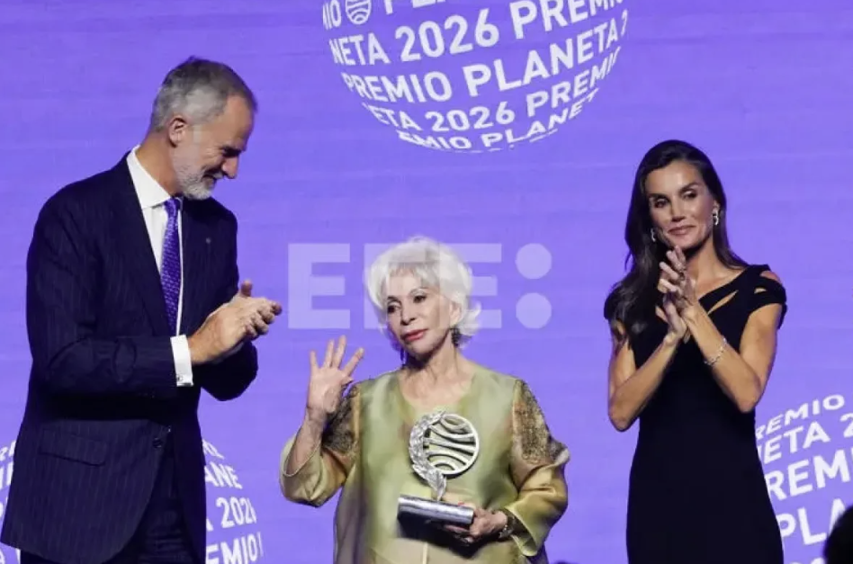 Isabel Allende gana el premio Planeta dando "cierre" al universo de "La casa de los espíritus"