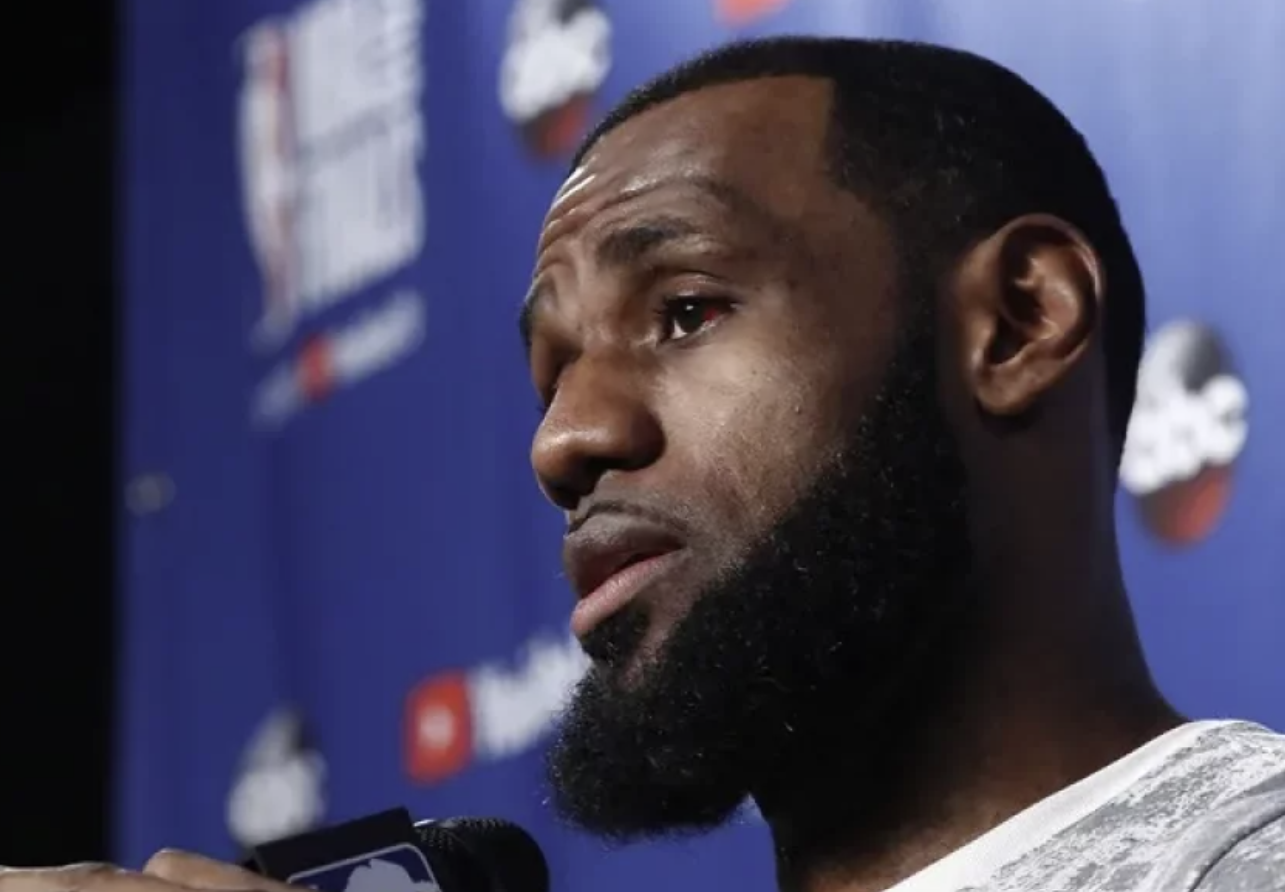 LeBron James, al mando del último súper equipo de la NBA