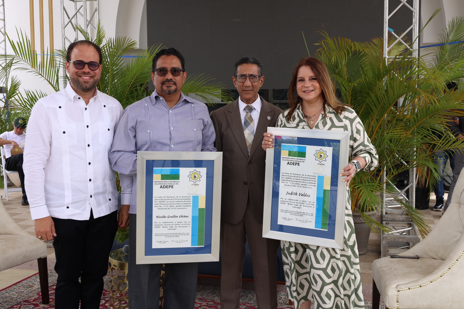NJ Productora es reconocida a través de los comunicadores Judith Valdez y Nicolás Grullón por ADEPE en su 50 aniversario