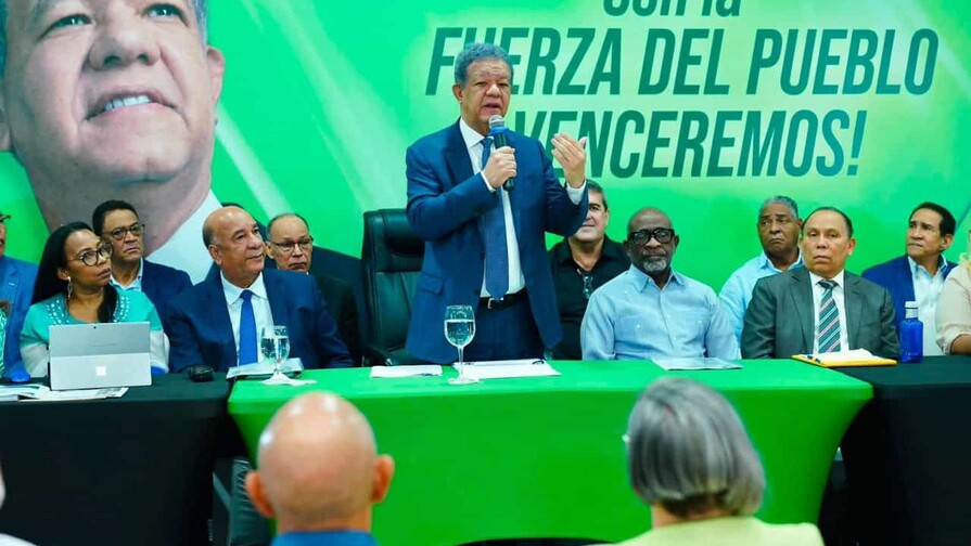Leonel Fernández pasa balance al crecimiento organizativo de la Fuerza del Pueblo de cara al 2028