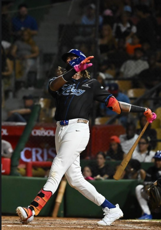 Florial y Alcántara jonronean y el Licey supera 7 por 4 a los Toros