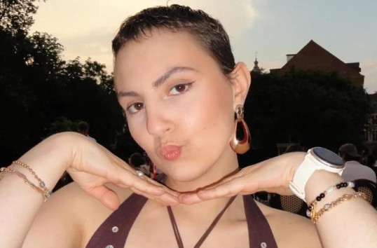 Fallece influencer Anouk Deschamps a los 21 años después de ser diagnosticada con cáncer