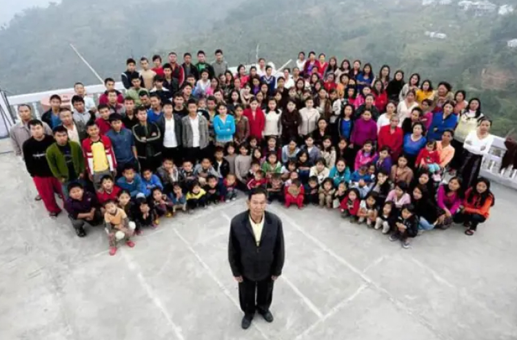 Así es la familia más grande del mundo: viven 199 personas en la misma casa